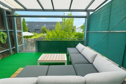 Luxury Amour Suite Modern Design mit Terrasse Hotel in Koblenz