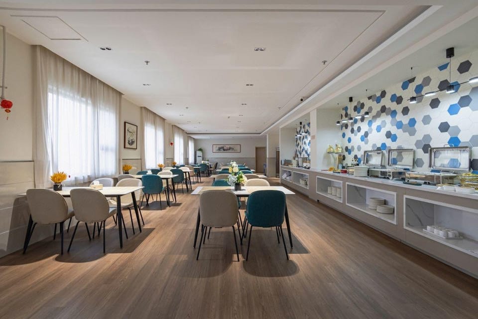 Ease Hotel - Qingdao Binhai College Qingda Affiliated Hospital Hotel in Qingdao