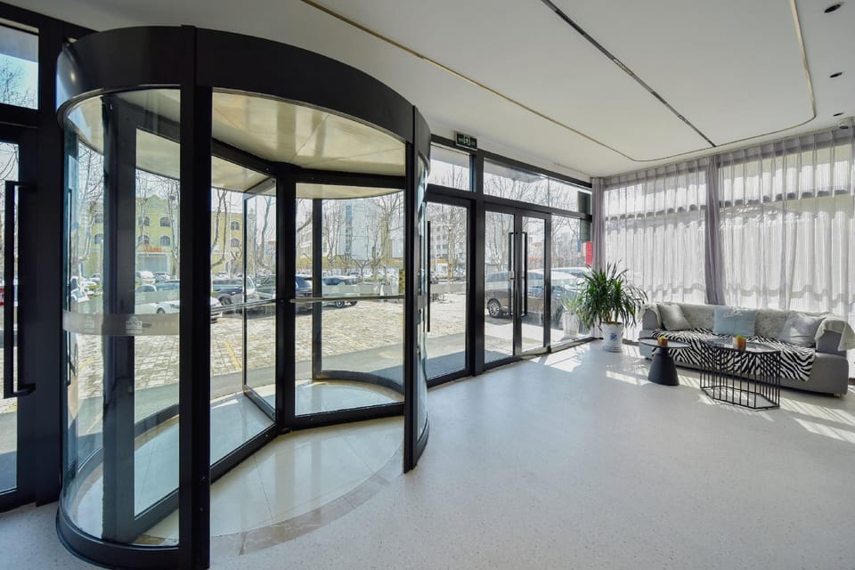 Ease Hotel - Qingdao Binhai College Qingda Affiliated Hospital Hotel in Qingdao