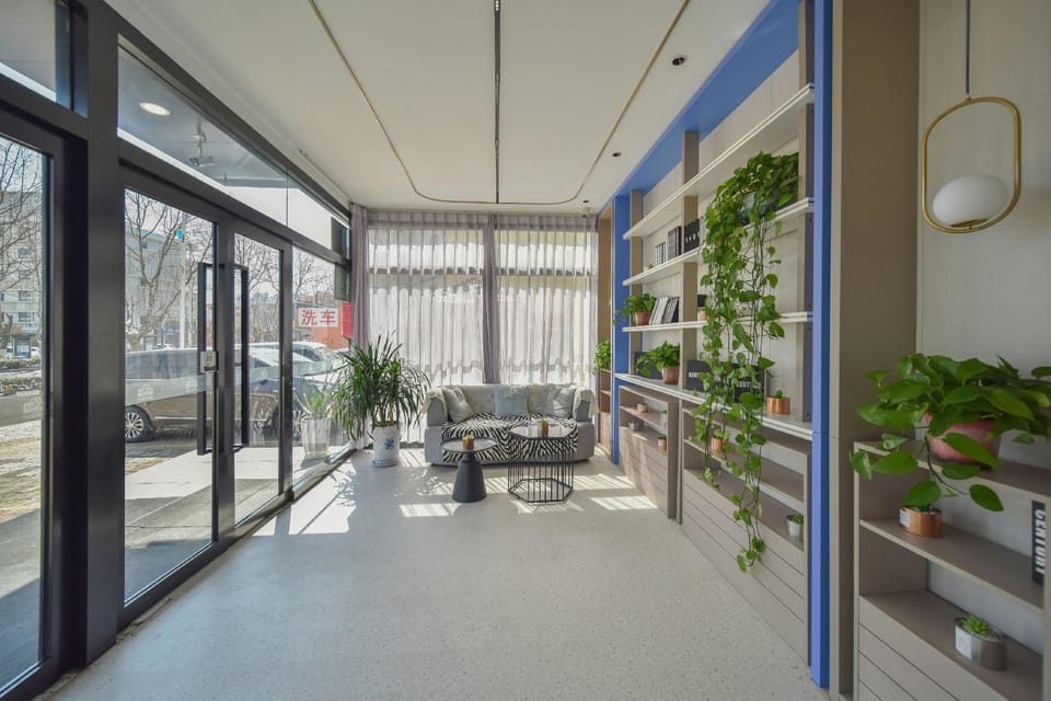 Ease Hotel - Qingdao Binhai College Qingda Affiliated Hospital Hotel in Qingdao