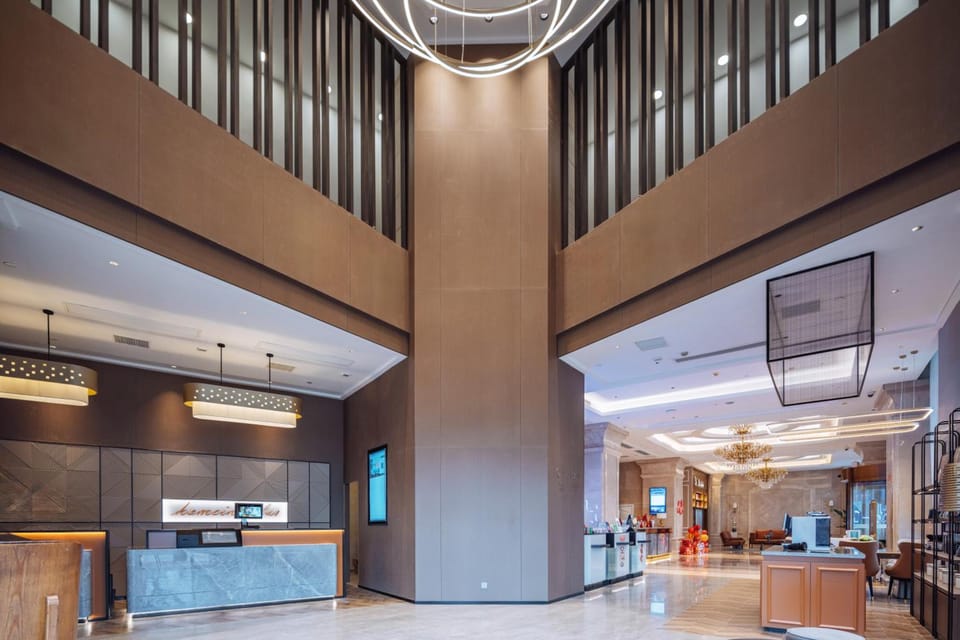 Home Inn Plus - Shanghai National Exhibition Center Jiayi Road Subway Station Hotel in Shanghai