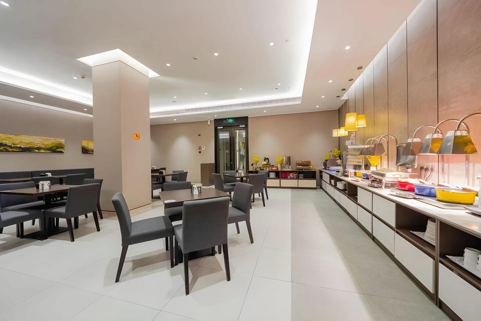 Home Inn Plus - Hangzhou Wanda Plaza Auto City Hotel in Hangzhou