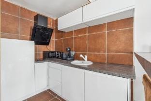 Exceptional Apartment with Terrace - La D  fense Hotel in Puteaux
