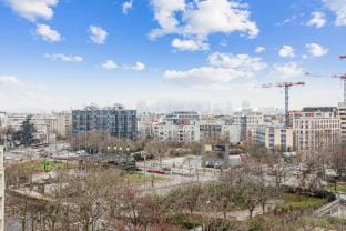 Charmant appt avec balcon - Ternes- Bail Mobilit Hotel in Levallois-Perret