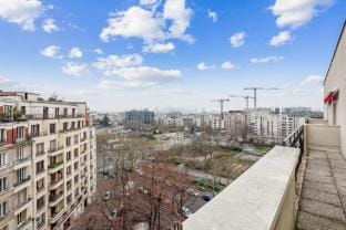Charmant appt avec balcon - Ternes- Bail Mobilit Hotel in Levallois-Perret