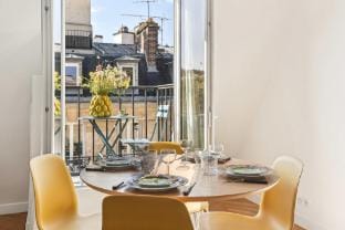 Appt view Eiffel Tower - 4P 1BR - Trocadero Hotel in Paris