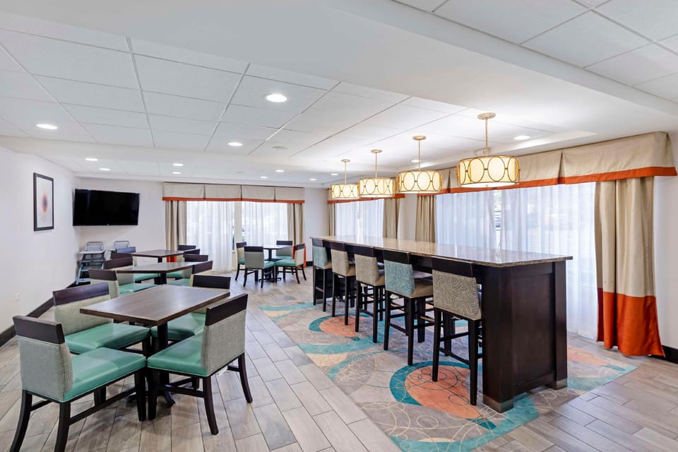 Best Western Plus Chicagoland - Countryside Hotel in Countryside