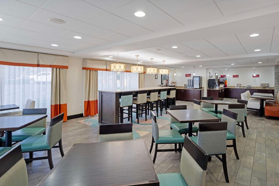 Best Western Plus Chicagoland - Countryside Hotel in Countryside