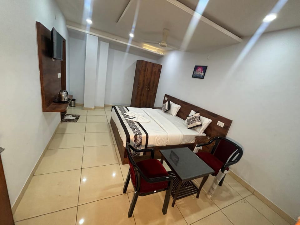 Hotel R K Palace- near Airport Hotel in Jaipur