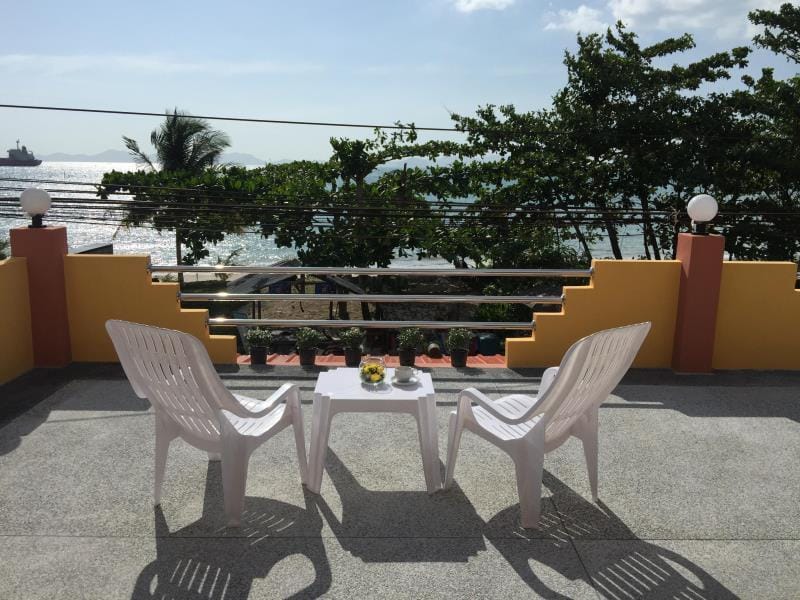 The Royhanna Beach House Hotel in Krabi Changwat
