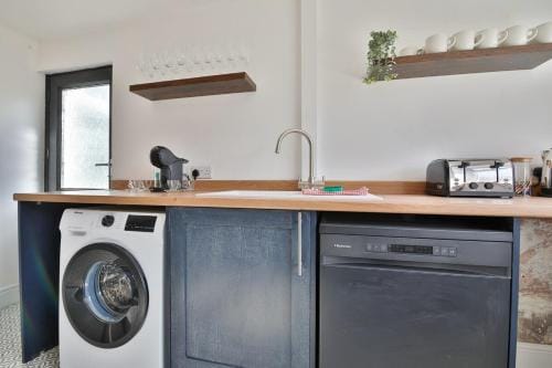 The Caerphilly Hideaway – Modern 3-Bed Escape Hotel in Wales