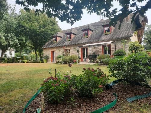 Les bosquets chambre d hotes Hotel in Normandy