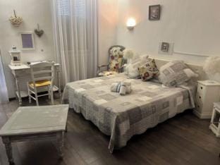 Luberon l’hôtel restaurant Hotel in Apt