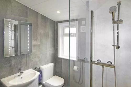 4 Bedroom Superior Lodge with Hot Tub Lodge in New Forest District