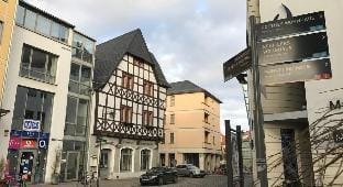 Central Studio Marktplatz Hotel in Weimar