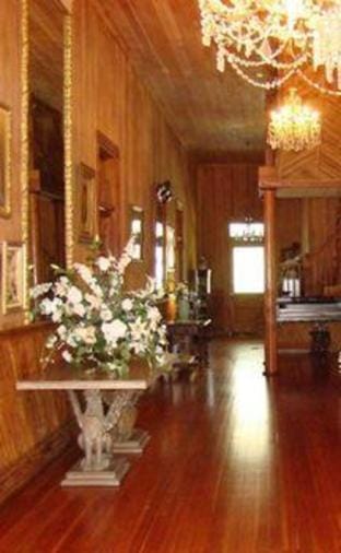 Blythewood Plantation Hotel in Mississippi