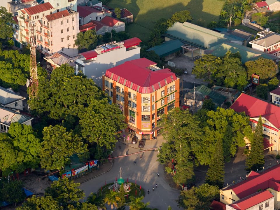 Trùng Khánh Hotel  Hotel in Vietnam