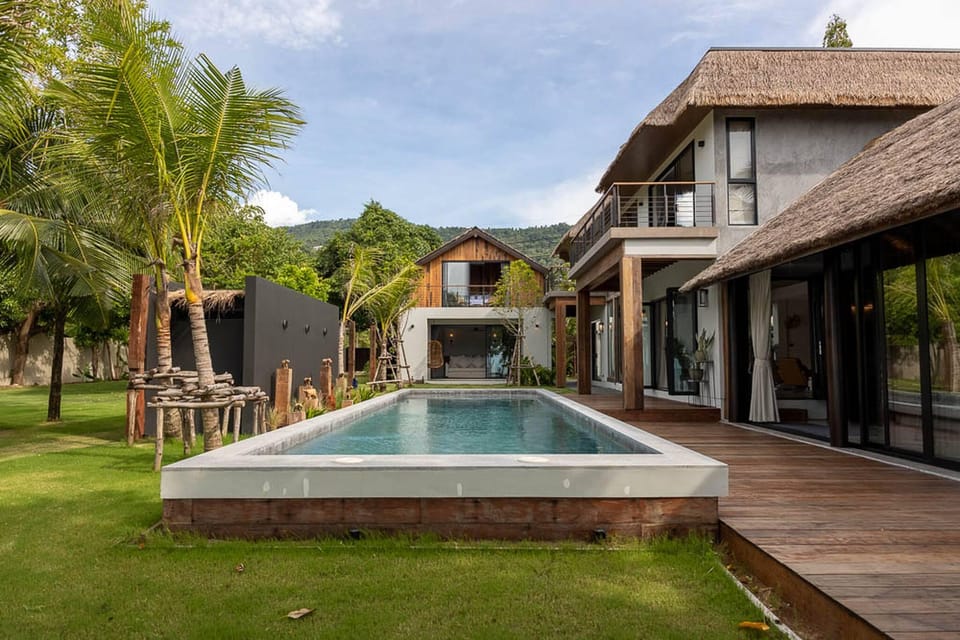 Kalamari Luxury Beach Front Villa Resort in Ko Samui