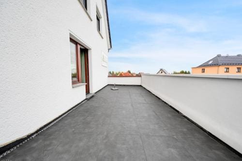 Cosmic Living by Tayo Ajayi Hotel in Zwickau