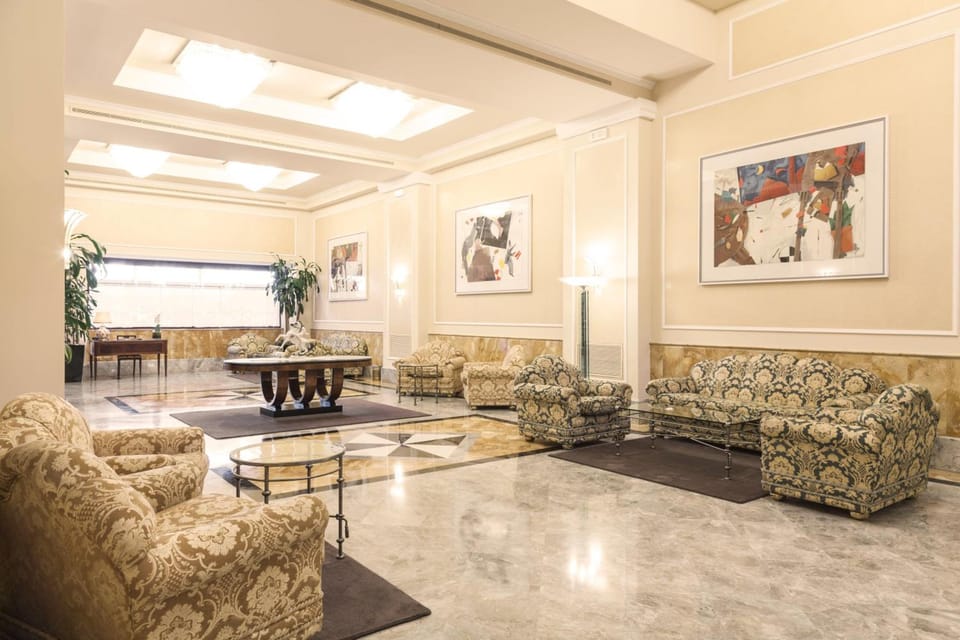 Shared lounge/TV area