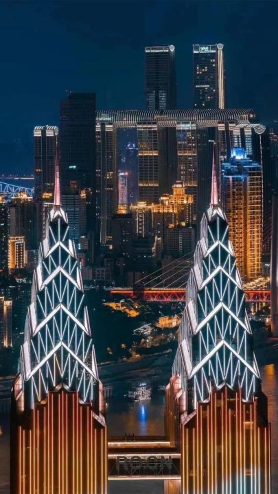 Lindu High-Altitude River View LD Cloud Designer Hotel - Chongqing Jiefangbei Pedestrian Street Hong Hotel in China