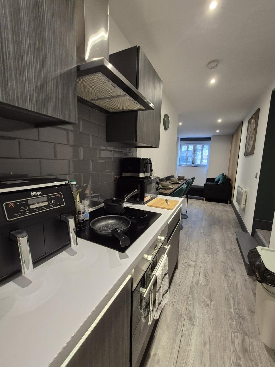 The Cotswold Escape 14 - City Centre Apartment in Bradford