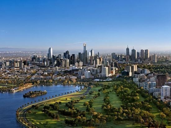A Stylish & Central 2BR Apt Near Flinders Station Hotel in Melbourne