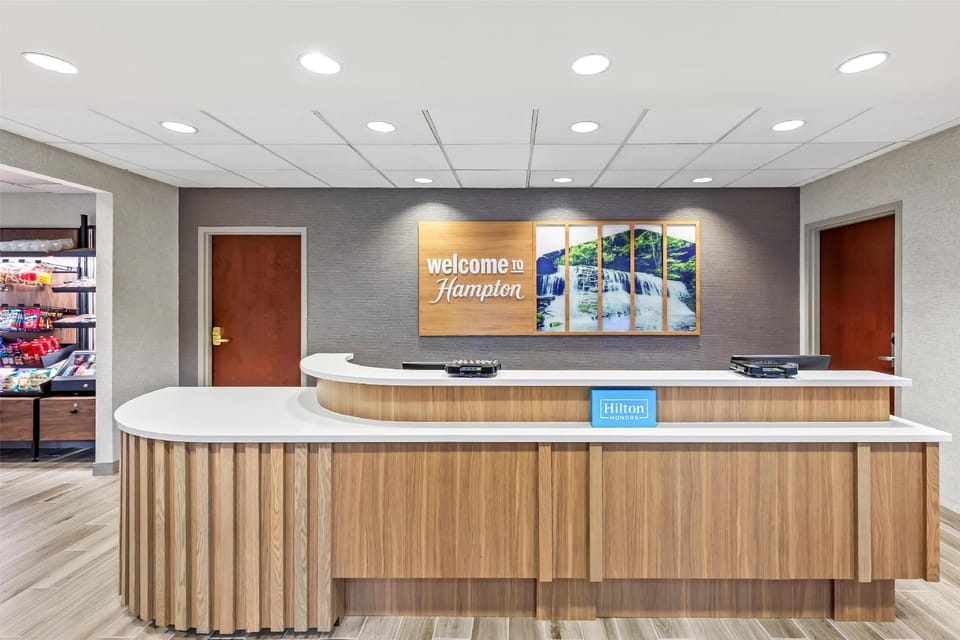 Hampton Inn & Suites Grove City Hotel in Pennsylvania