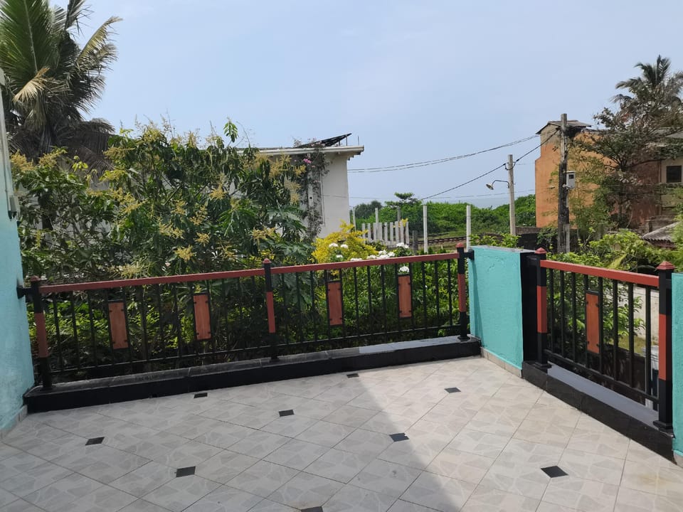 Ceylon Traveller Homestay  Bed and Breakfast in Western Province
