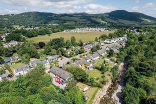 Stylish Garden Flat Near Loch Ness Hotel in Scotland