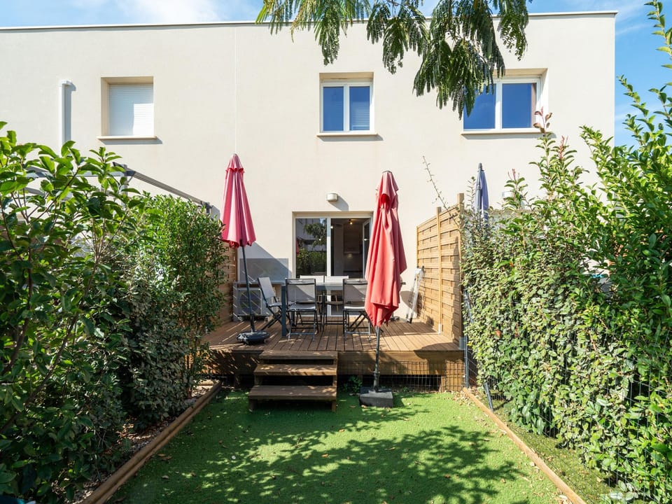 Cozy Villa Near Serignan Beach Resort in Occitanie