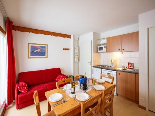 Apartment in Termignon near Gondola Hotel in Pralognan-la-Vanoise