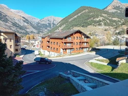 Apartment with parking near River Hotel in Pralognan-la-Vanoise