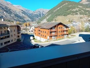 Apartment for 6 people with 2 rooms Hotel in Pralognan-la-Vanoise