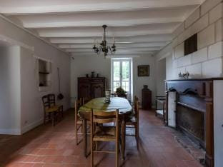 Chateau in Touraine with Private Park Hotel in Centre-Val de Loire