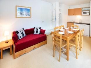 Apartment with 2 rooms, balcony Hotel in Piedmont