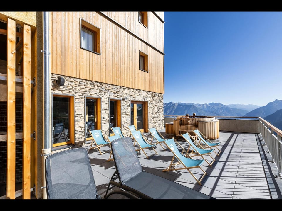 Apartment in Risoul with Ski-InSki-Out Access Hotel in Piedmont