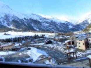 Apartment 50 m from Gondola ride Hotel in Piedmont