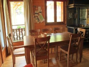 Apartment with 4 rooms and terrace Hotel in Châtel
