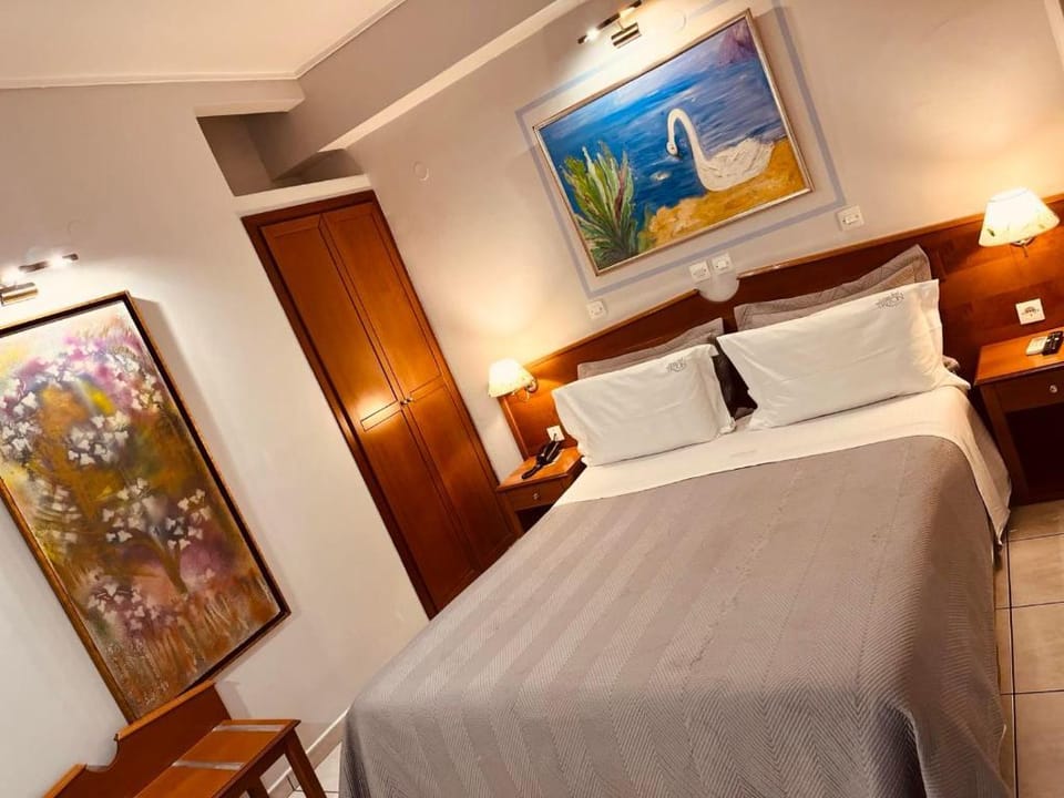Triton Hotel Hotel in Pireas