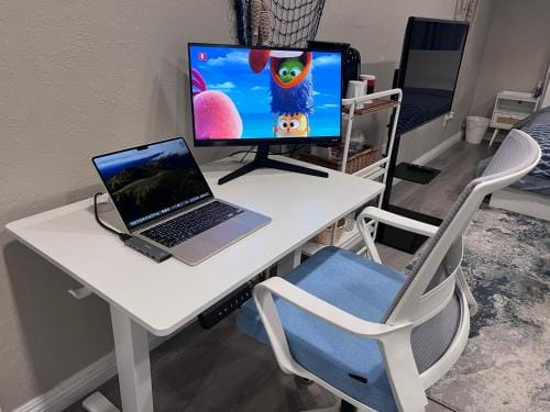 Cozy Room with Private bathroom & Entrance Hotel in Carson