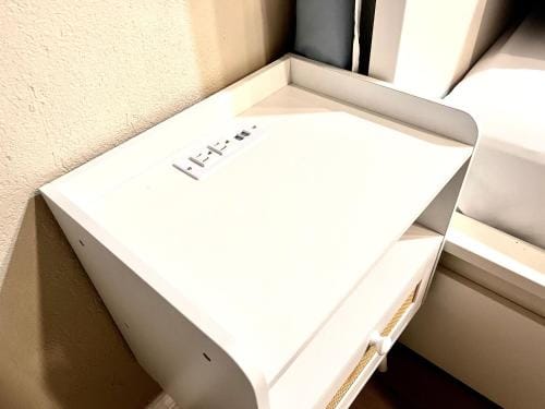 Cozy Room with Private bathroom & Entrance Hotel in Carson