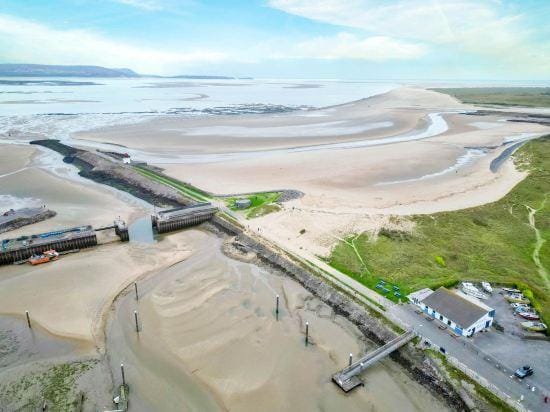 Station Road - 1 Bedroom Apt - Burry Port Hotel in Burry Port