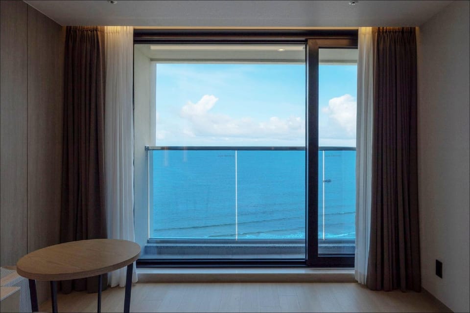 Hound Hotel Pohang Yeongildae Motel in South Korea