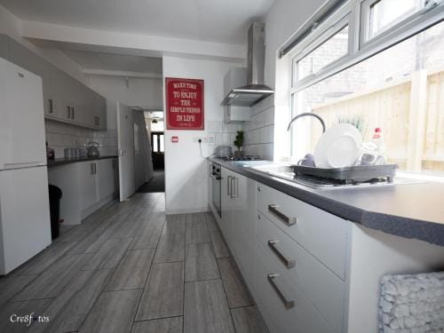 En-suite 6 Woodhouse, private bath, 2 kitchen Hotel in Stoke-on-Trent