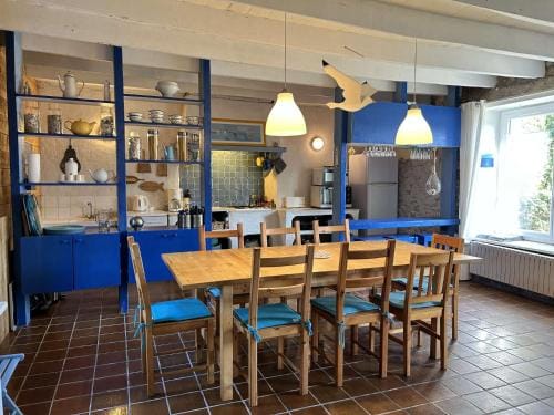 1200 - Maison de caractere pour 10 personnes. Hotel in Brittany