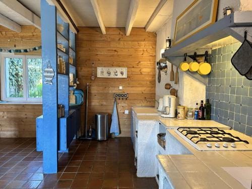 1200 - Maison de caractere pour 10 personnes. Hotel in Brittany