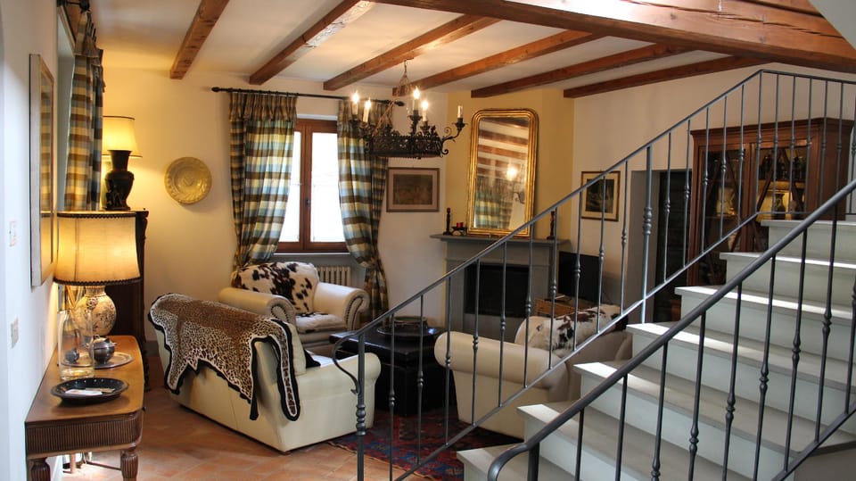 Farmhouse Agriturismo Borgo in Santa Lucia Resort in Castiglion Fiorentino
