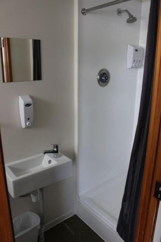 Three Furlongs Bar-Grill-Hotel Hotel in Auckland Region