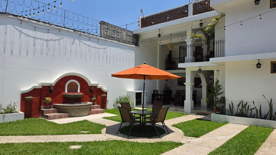 Casa Linda Hotel in Antigua Guatemala